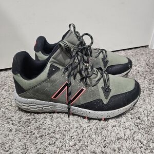 New Balance Women's Green and Black Shoes